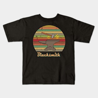 Retro Sunset Blacksmithing Work Tools Gift Shirt Kids T-Shirt